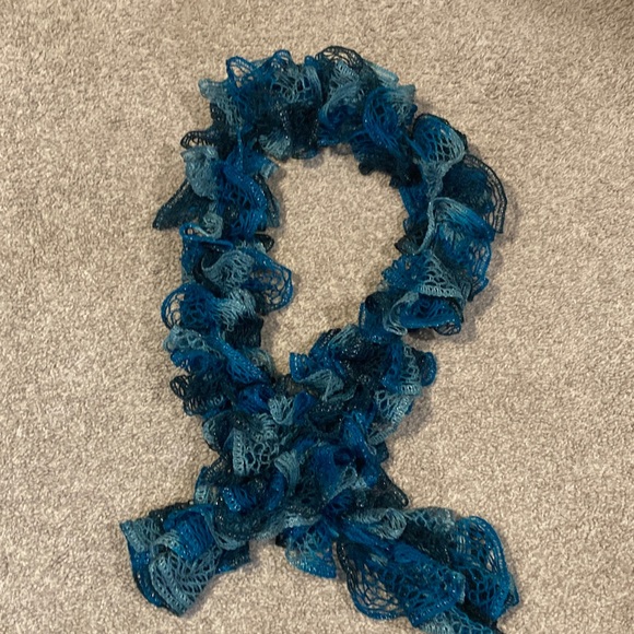 Blue Ruffled Knit Scarf - Picture 3 of 3